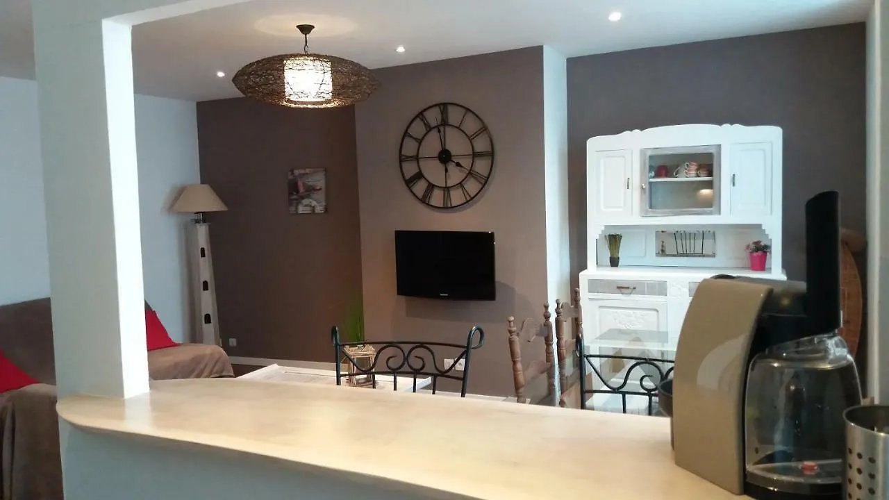 Apartment Lesneven Appart Nuitee