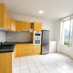 https://le-petit-marseillais-13004.fr-provencehotel.com