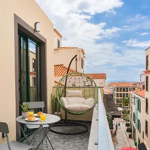 https://tanoeiros-residence-by-an-island-apart.madeira-islandshotels.com